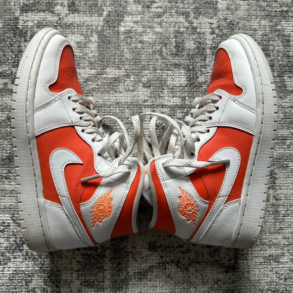 Nike Jordan High Top - Picture 3 of 6